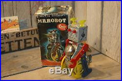 ATC Mr. Robot walking Astronaut made in Japan with Original Box! Rare
