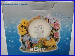 DISNEY Aristocats in Basket RETIRED Musical Snow Globe RARE in original box