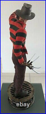 Freddy Krueger Premium Format Figure Sideshow Collectibles PRE-OWNED & VERY RARE
