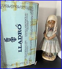 LLADRO SPAIN NINA #4951 LITTLE GIRL SCARF 15 ORIGINAL BOX Rare Vintage Vtg