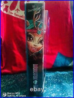 Monster High Isi Dawndancer new in box rare
