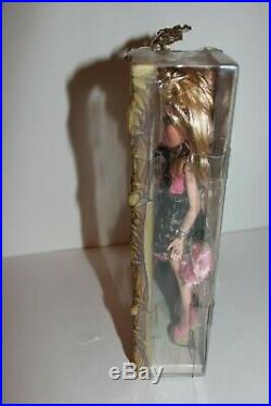 RARE Bratz Princess CLOE Doll With Original Accessories NIB Shadow Box Package