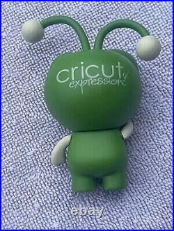 RARE RETIRED! 2011 ORIGINAL Cricut Cutie Figurine in Cricut GREEN & BOX New Open