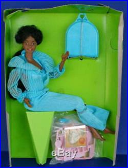 Rare 1979 BEAUTY SECRETS CHRISTIE Open Worn Box SUPERSTAR face Black Barbie AA