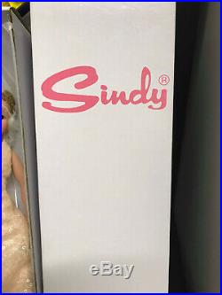 Rare Original 2014 Sindy Tonner 11 Doll Sindy on the Red Carpet with box