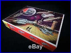 Rare Pyro Spaceships Space Fleet of the Future Complete Set Original Box