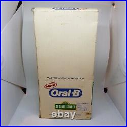 VERY RARE Sesame Street Toothbrush / Oral-B 1990 / 12 pics in original Box